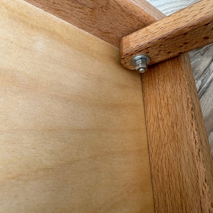 მაგიდა საუზმისთვის Wood